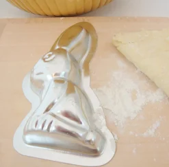 Cottontails Baby Little Kitchen|Bunny Baking*Baking tin - small rabbit