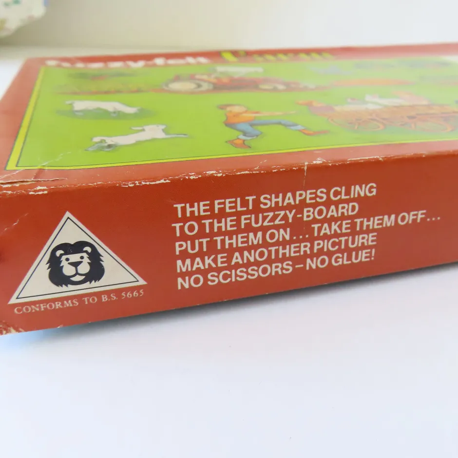 Cottontails Baby Vintage*VINTAGE Fuzzy-Felt play set - Farm