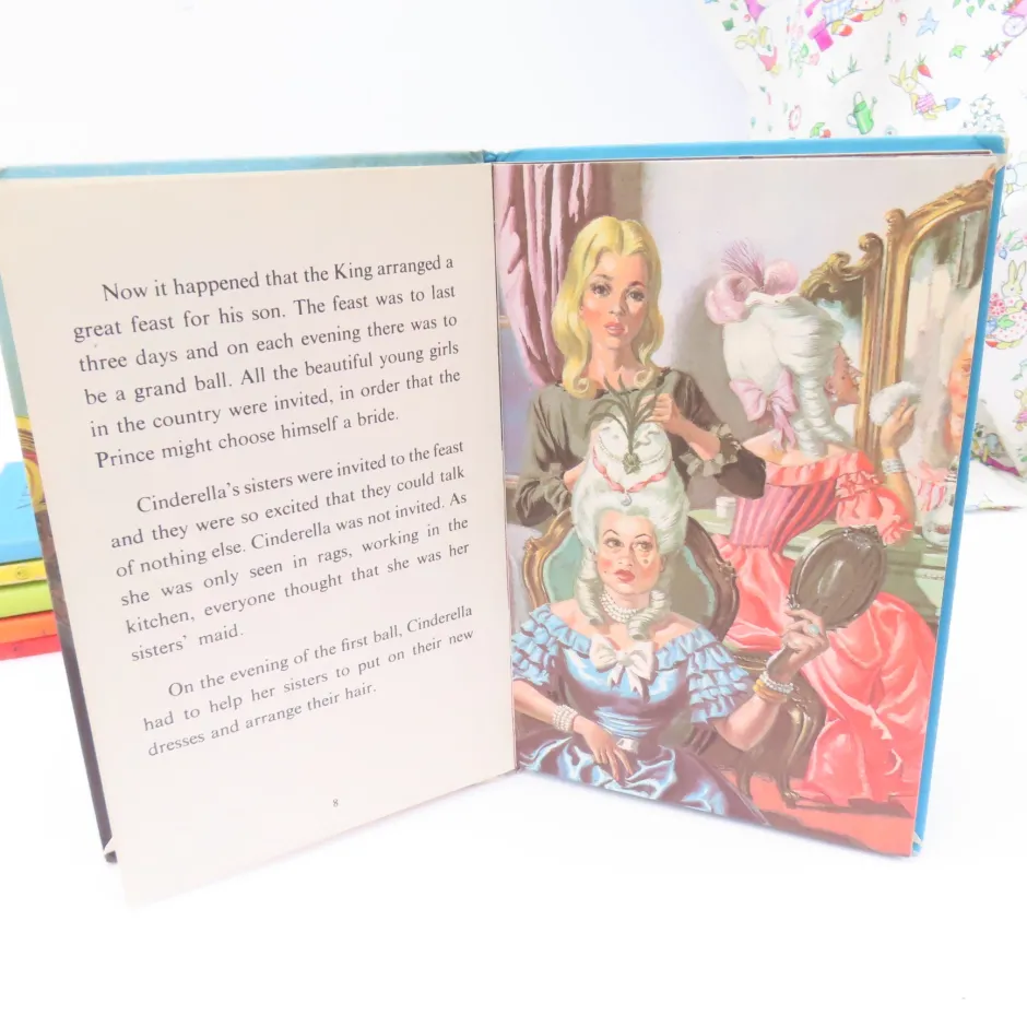 Cottontails Baby Vintage*VINTAGE Ladybird book - Cinderella (mid 1970s)