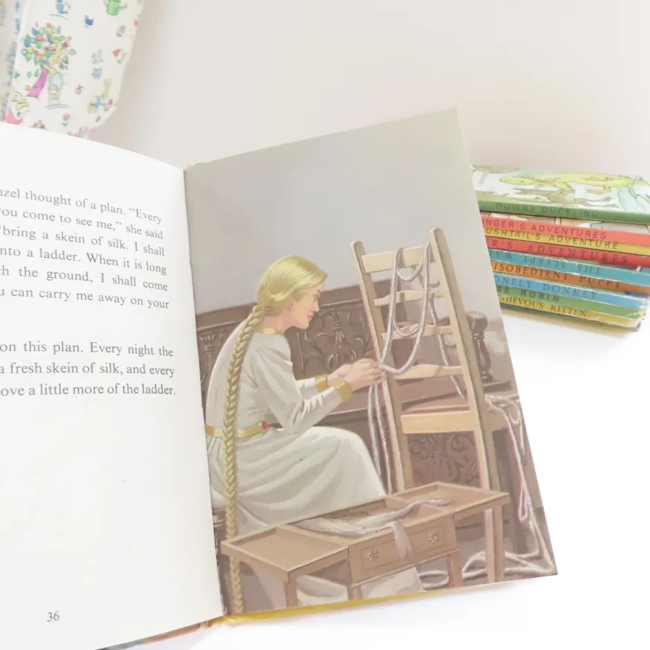 Cottontails Baby Vintage*VINTAGE Ladybird book - Rapunzel (1970s)