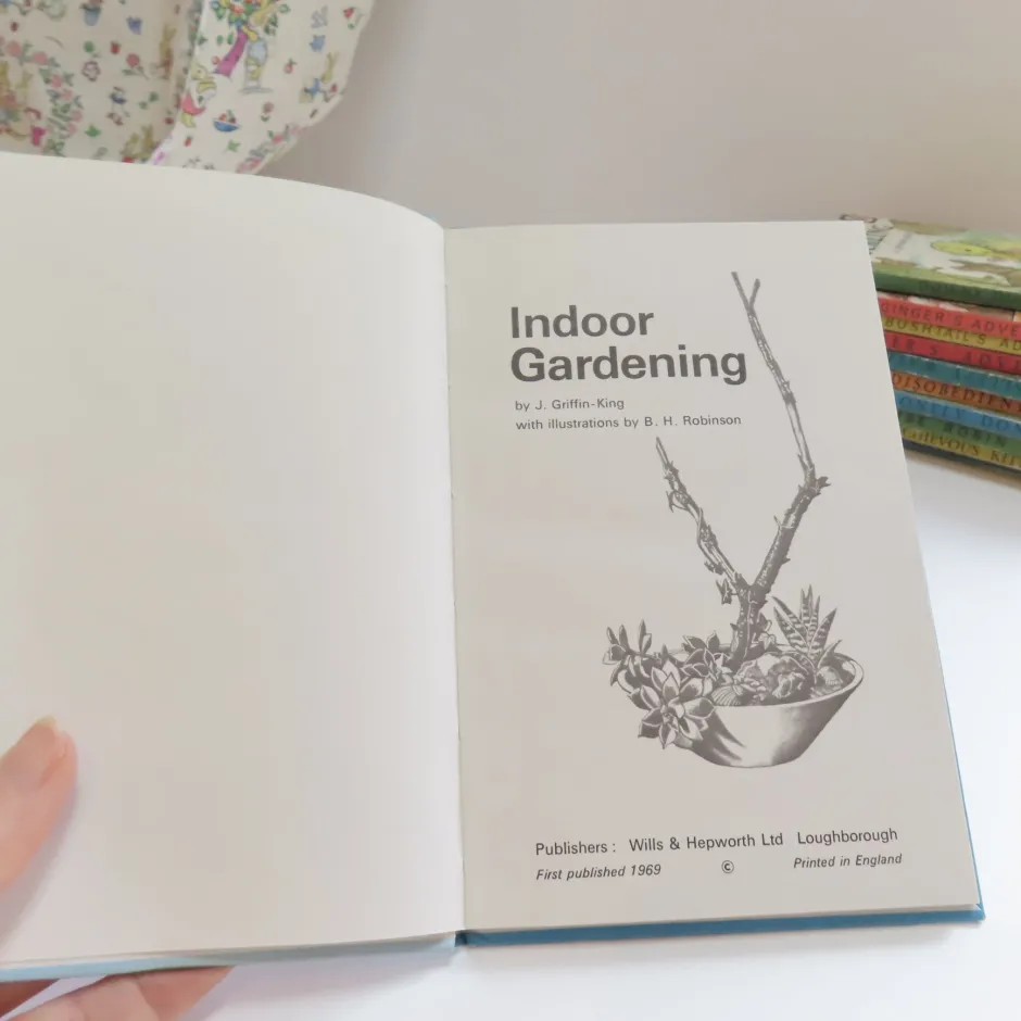Cottontails Baby Vintage*VINTAGE Ladybird book - Indoor Gardening (c.1971)