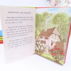 Cottontails Baby Vintage*VINTAGE Ladybird book - Snow-White and Rose-Red (early 1970s)