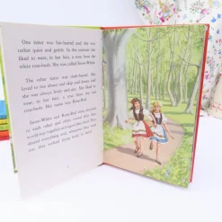 Cottontails Baby Vintage*VINTAGE Ladybird book - Snow-White and Rose-Red (early 1970s)