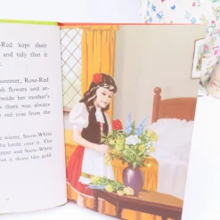 Cottontails Baby Vintage*VINTAGE Ladybird book - Snow-White and Rose-Red (early 1970s)