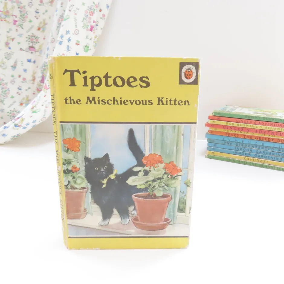 Cottontails Baby Vintage*VINTAGE Ladybird book - Tiptoes the Mischievous Kitten (c.1971)